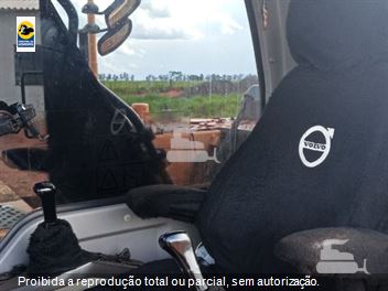 Escavadeira Volvo EC210D