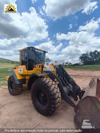 Pá Carregadeira Volvo L60F