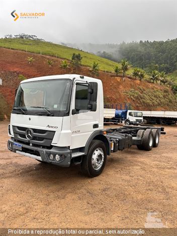 Caminhão Mercedes-Benz Atego 2426 6x2 2p (Diesel) (E5)