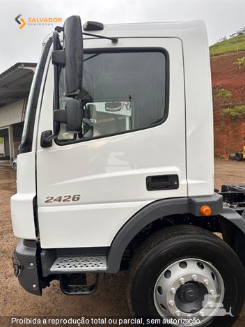 Caminhão Mercedes-Benz Atego 2426 6x2 2p (Diesel) (E5)