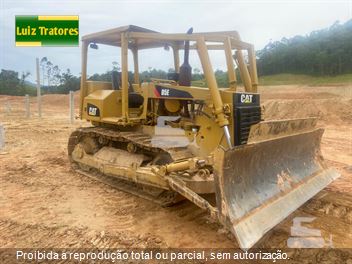 Trator de Esteira Caterpillar D5E