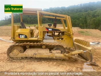 Trator de Esteira Caterpillar D5E