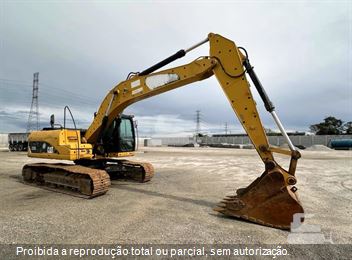 Escavadeira Caterpillar 320DL