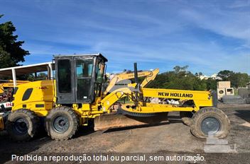Motoniveladora New Holland RG140B