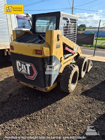 Mini-Carregadeira Caterpillar 226B