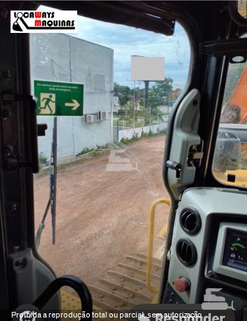 Trator de Esteira Caterpillar D8T