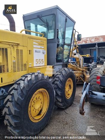 Motoniveladora Komatsu GD555-3