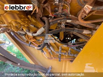 Motoniveladora Caterpillar 140K