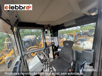 Motoniveladora Caterpillar 140