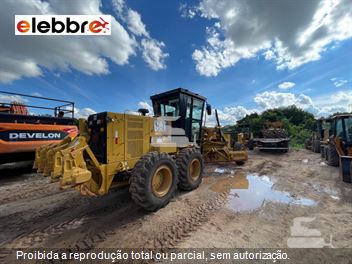 Motoniveladora Caterpillar 140