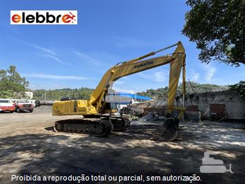 Escavadeira Komatsu PC200