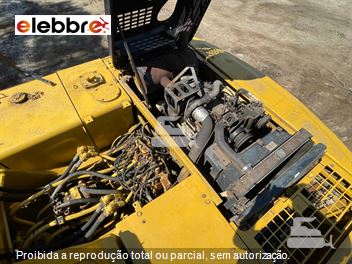 Escavadeira Komatsu PC200