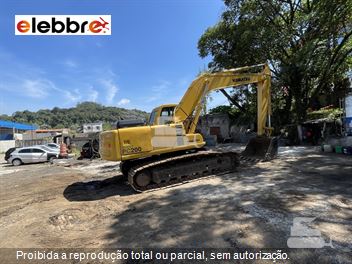 Escavadeira Komatsu PC200