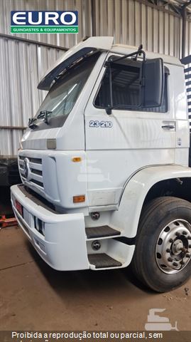 Caminhão Volkswagen 23-210 6x2 3-Eixos 2p (diesel)