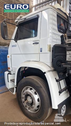 Caminhão Volkswagen 23-210 6x2 3-Eixos 2p (diesel)