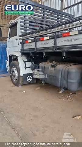 Caminhão Volkswagen 23-210 6x2 3-Eixos 2p (diesel)