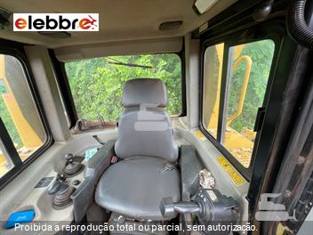 Trator de Esteira Caterpillar D6T