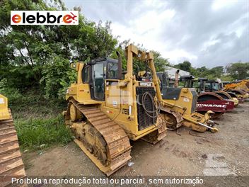 Trator de Esteira Caterpillar D6T
