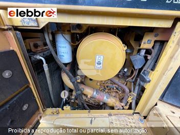 Trator de Esteira Caterpillar D6T