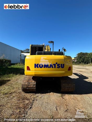 Escavadeira Komatsu PC130