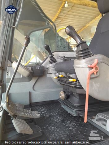 Escavadeira Volvo EC210BLC