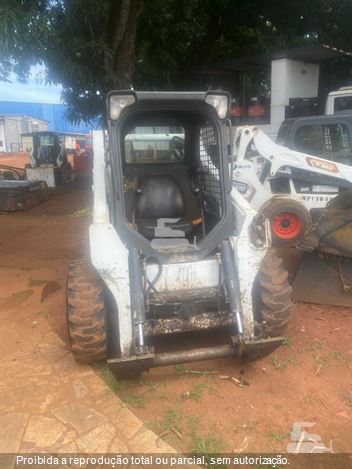 Mini-Carregadeira Bobcat S570