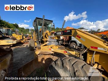 Motoniveladora Caterpillar 140K