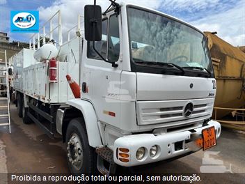 Caminhão Mercedes-Benz Atron 2729 6x4 2p (diesel) (E5)