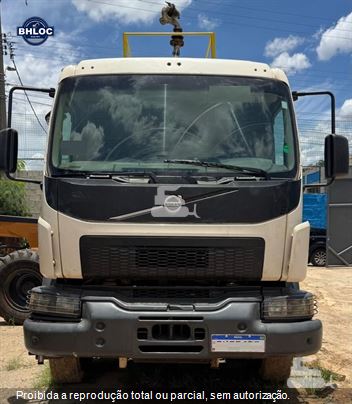 Caminhão Volvo VM 330 6x4 2p (Diesel) (E5)