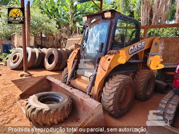 Mini-Carregadeira Case SR200