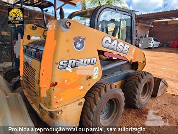 Mini-Carregadeira Case SR200