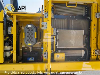 Escavadeira Caterpillar 320