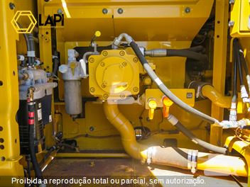 Escavadeira Caterpillar 320