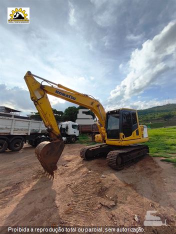 Escavadeira Komatsu PC130