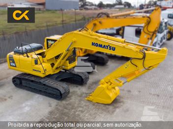 Escavadeira Komatsu PC200