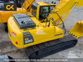Escavadeira Komatsu PC200