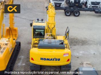 Escavadeira Komatsu PC200