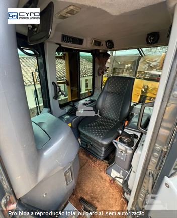 Trator de Esteira Komatsu D61-EX