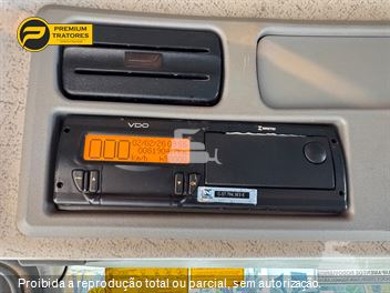 Caminhão Mercedes-Benz Axor 3131 6x4 2p (diesel)(E5)