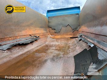 Caminhão Mercedes-Benz Axor 3131 6x4 2p (diesel)(E5)