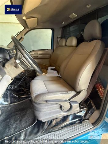 Caminhão Ford F-14000 2p (diesel)