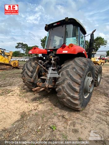 Trator Agrícola Massey Ferguson MF7415