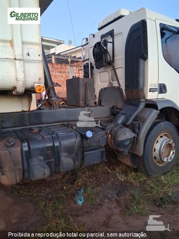 Caminhão Volvo VM 330 6x4 2p (Diesel) (E5)
