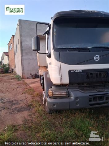 Caminhão Volvo VM 330 6x4 2p (Diesel) (E5)