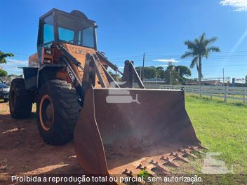 Pá Carregadeira Case W20E