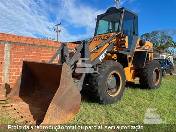 Pá Carregadeira Case W20E