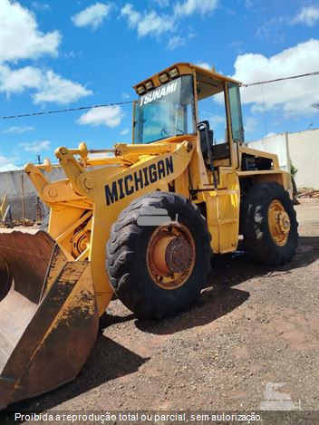 Pá Carregadeira Michigan 75