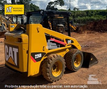 Mini-Carregadeira Caterpillar 226B