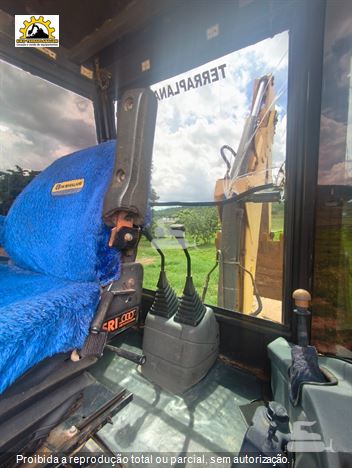 Retro Escavadeira New Holland LB90