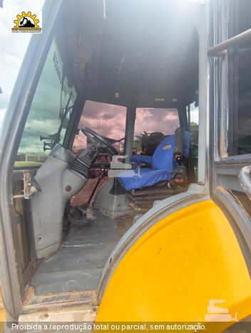 Retro Escavadeira New Holland LB90